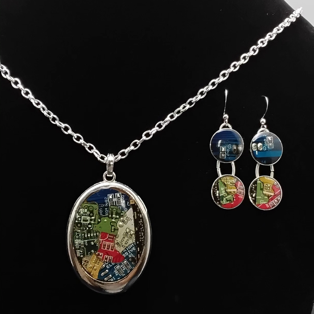Geek Bling - Hand crafted pendant & earing set